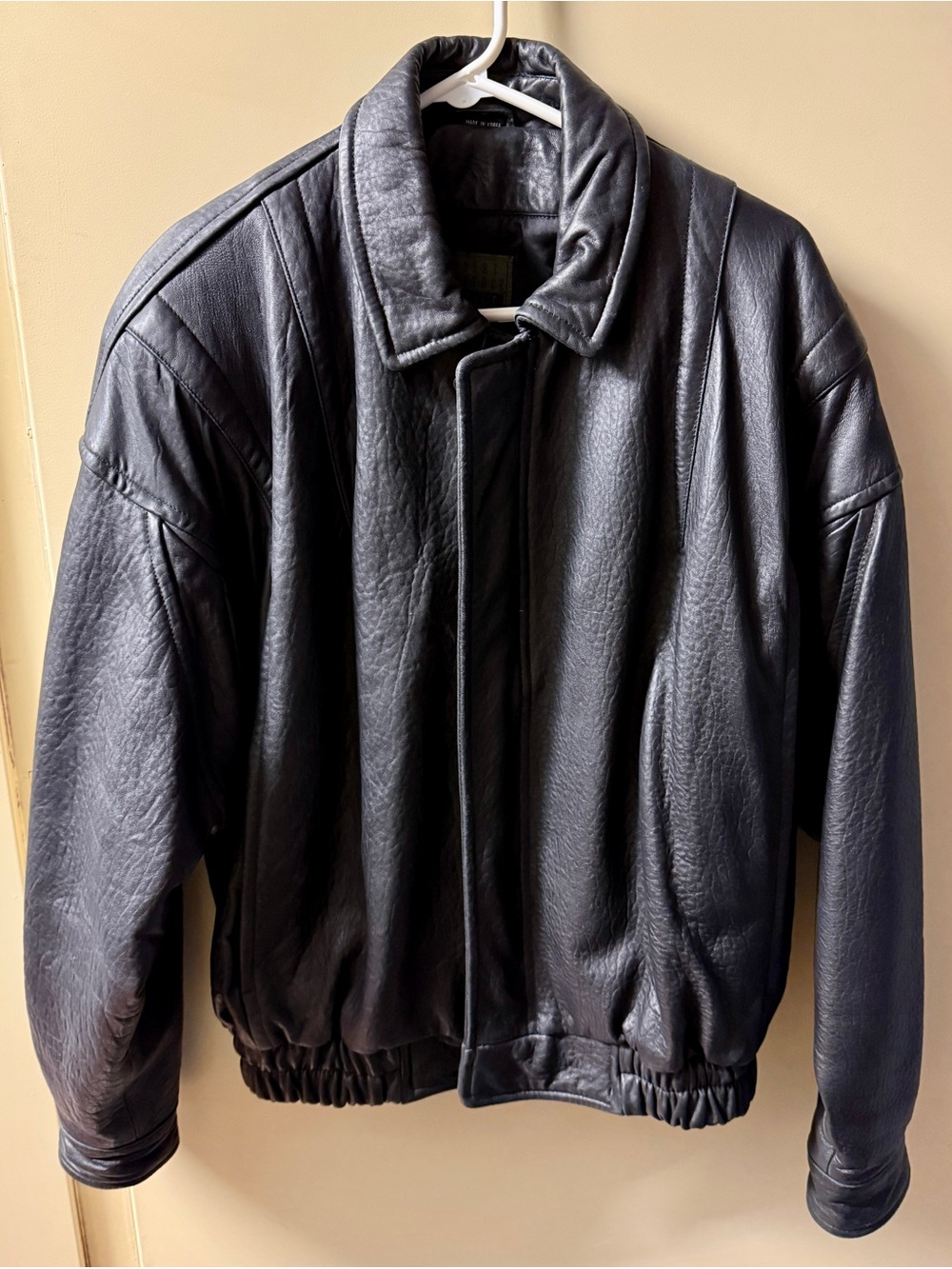 Vintage Robert Comstock Men's Black Leather Bomber Jacket, Size 38